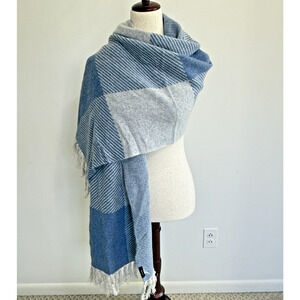 HALOGEN 100% Cashmere Knit Scarf Tasseled Blue Plaid Cozy Soft